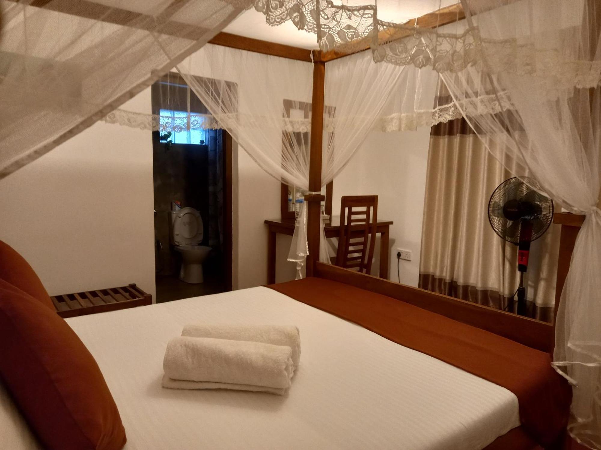 Hotel Mahaweli Shades Kandy Esterno foto