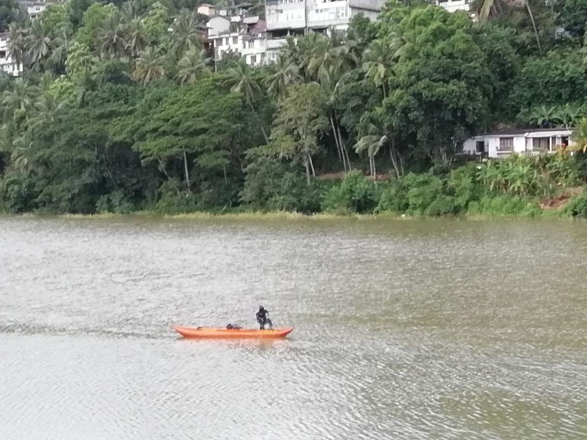 Hotel Mahaweli Shades Kandy Esterno foto