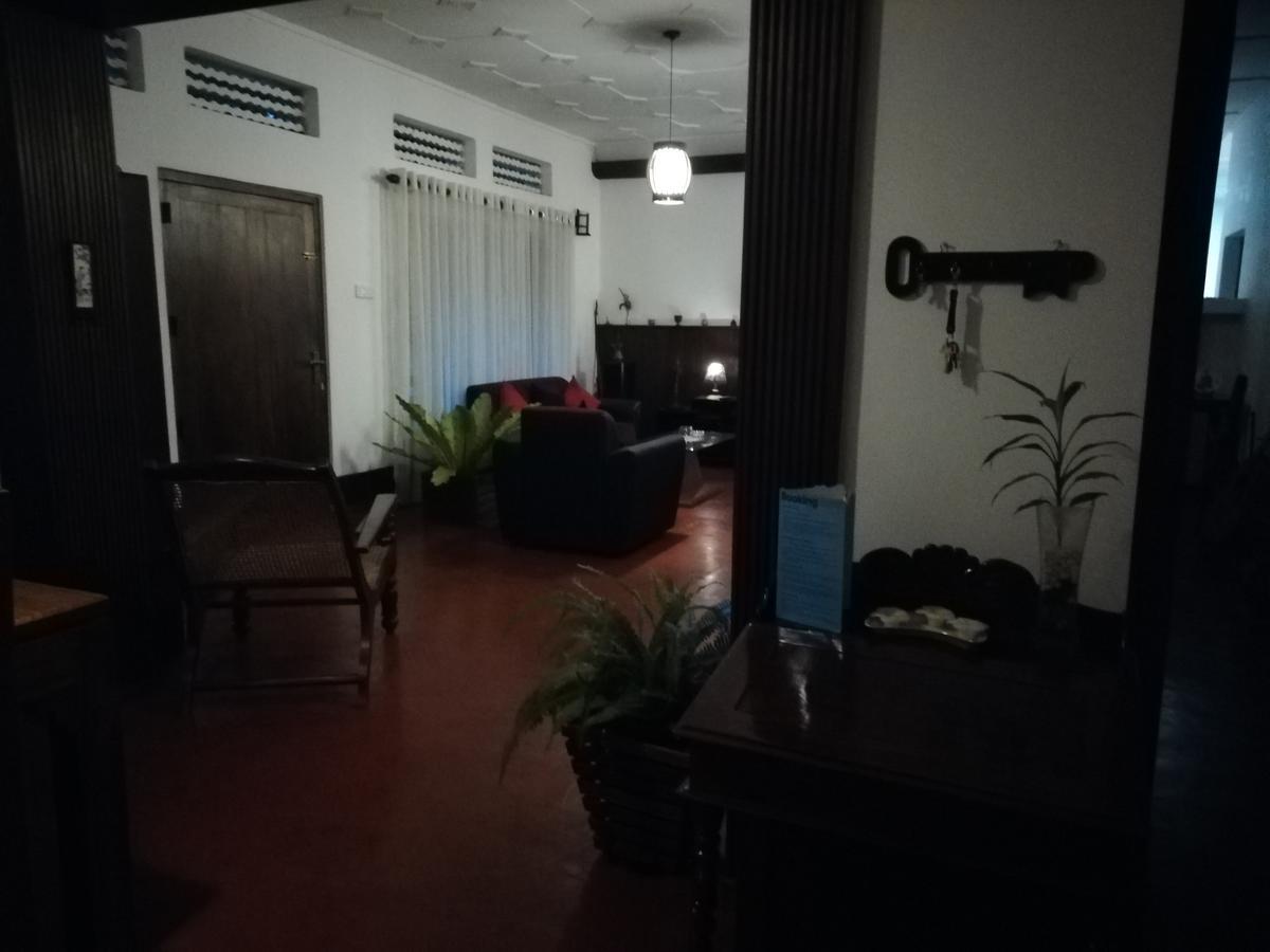 Hotel Mahaweli Shades Kandy Esterno foto
