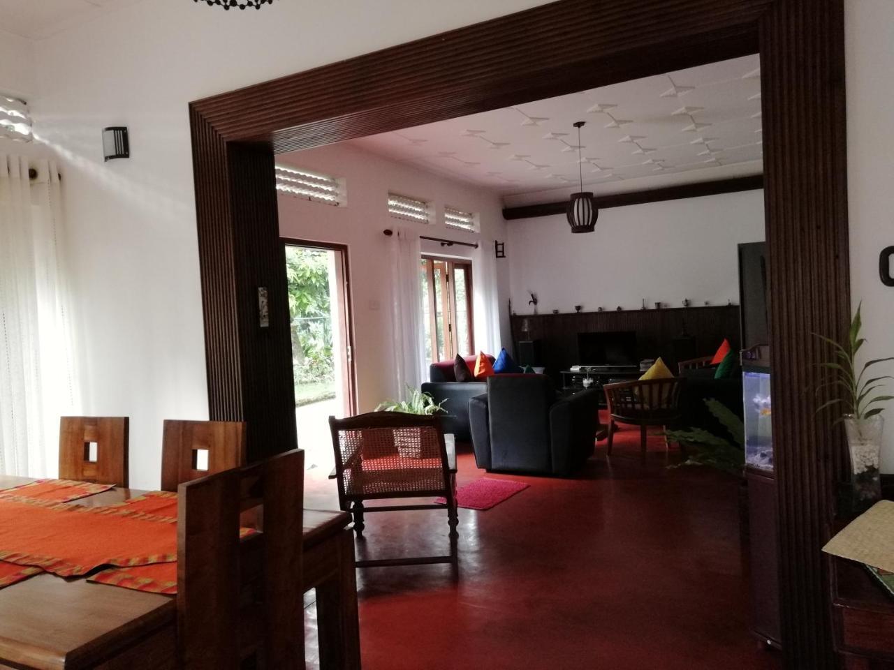 Hotel Mahaweli Shades Kandy Esterno foto