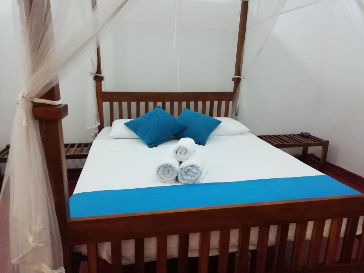 Hotel Mahaweli Shades Kandy Esterno foto
