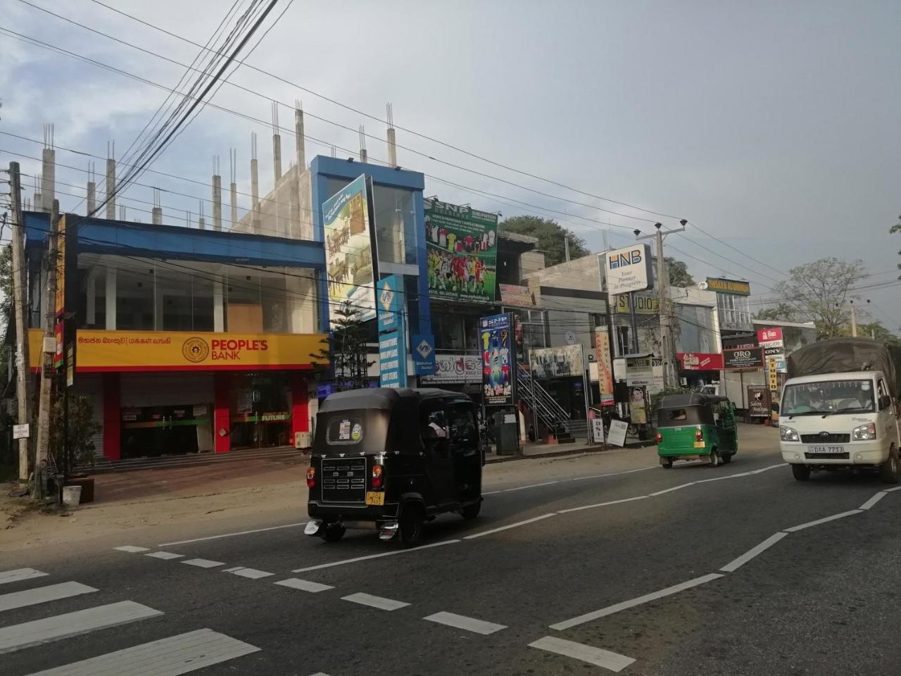 Hotel Mahaweli Shades Kandy Esterno foto